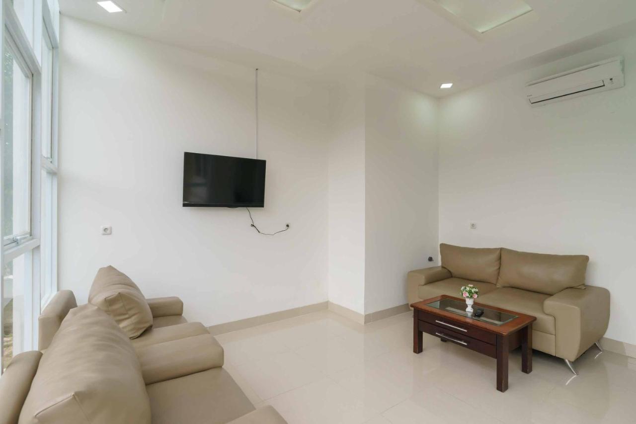 เรดดอร์ พลัส ใกล้ เอกา ฮอสพิทัล Bsd 5 Hotel Dadap ภายนอก รูปภาพ