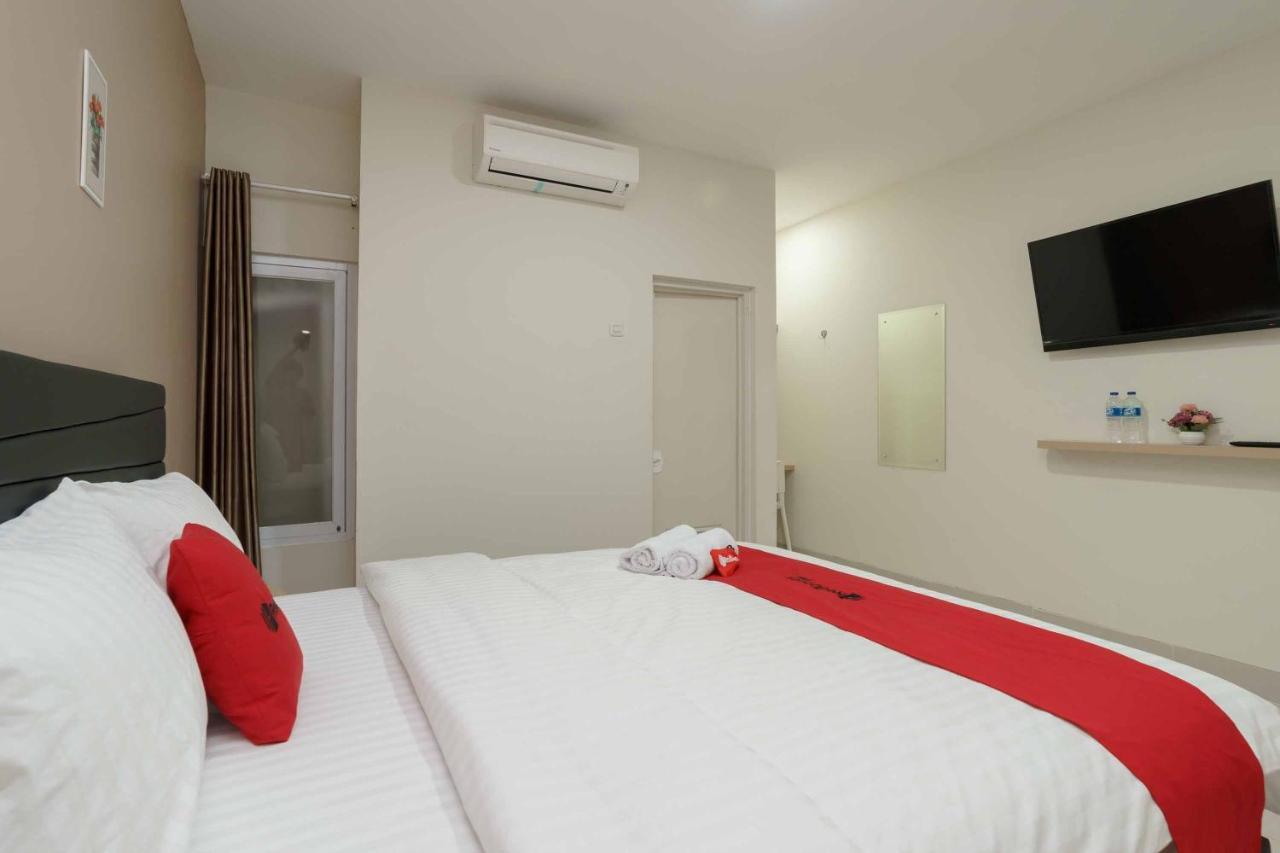 เรดดอร์ พลัส ใกล้ เอกา ฮอสพิทัล Bsd 5 Hotel Dadap ภายนอก รูปภาพ